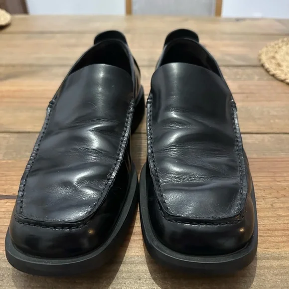GUCCI Classic Leather LoafersSlip On Size 8 BLACK